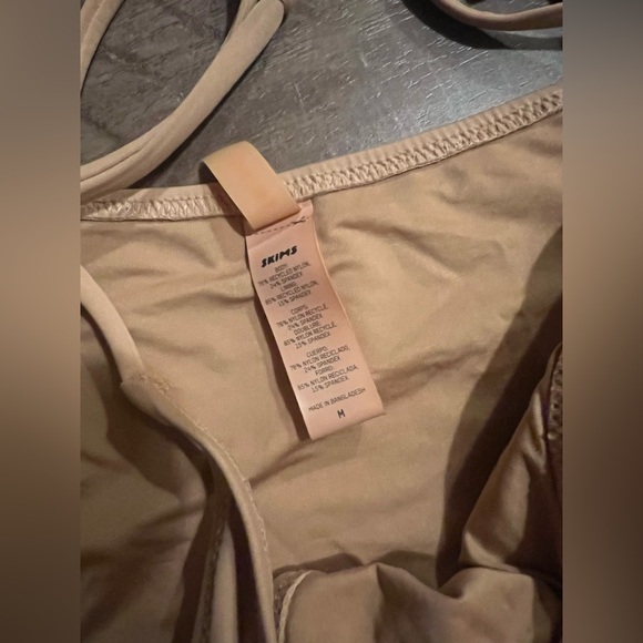 SKIMS Classic Tan Bikini Set - Picture 4 of 6
